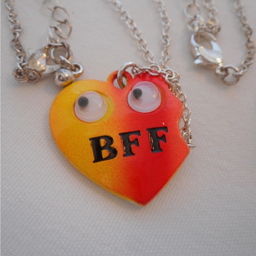 4/$15 🌻 Fun Whimsical Google Eye Heart Eyes Orange Necklace Silver-tone Chain